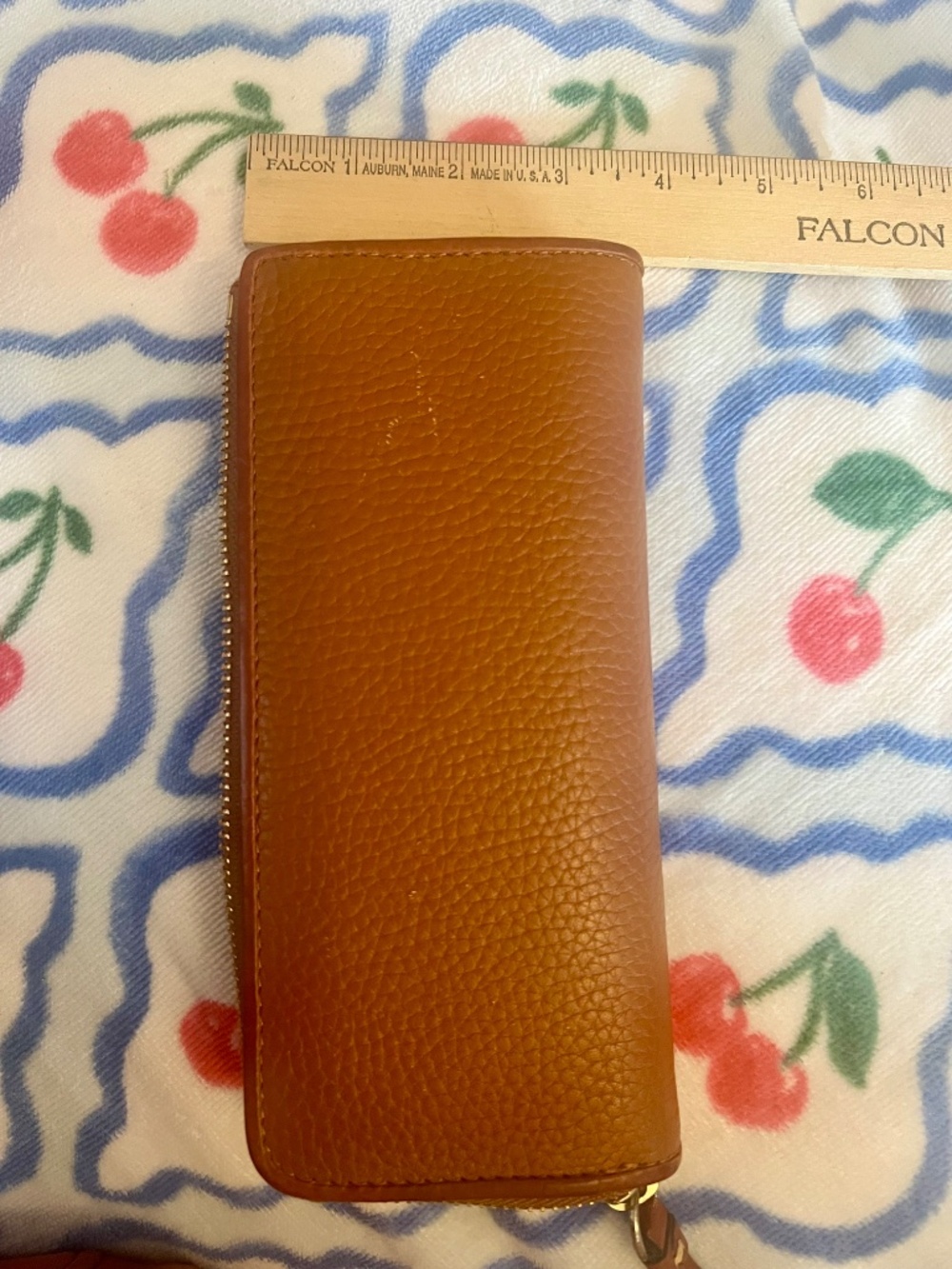 Like new Dooney & Bourke brown leather wallet - Picture 8 of 16